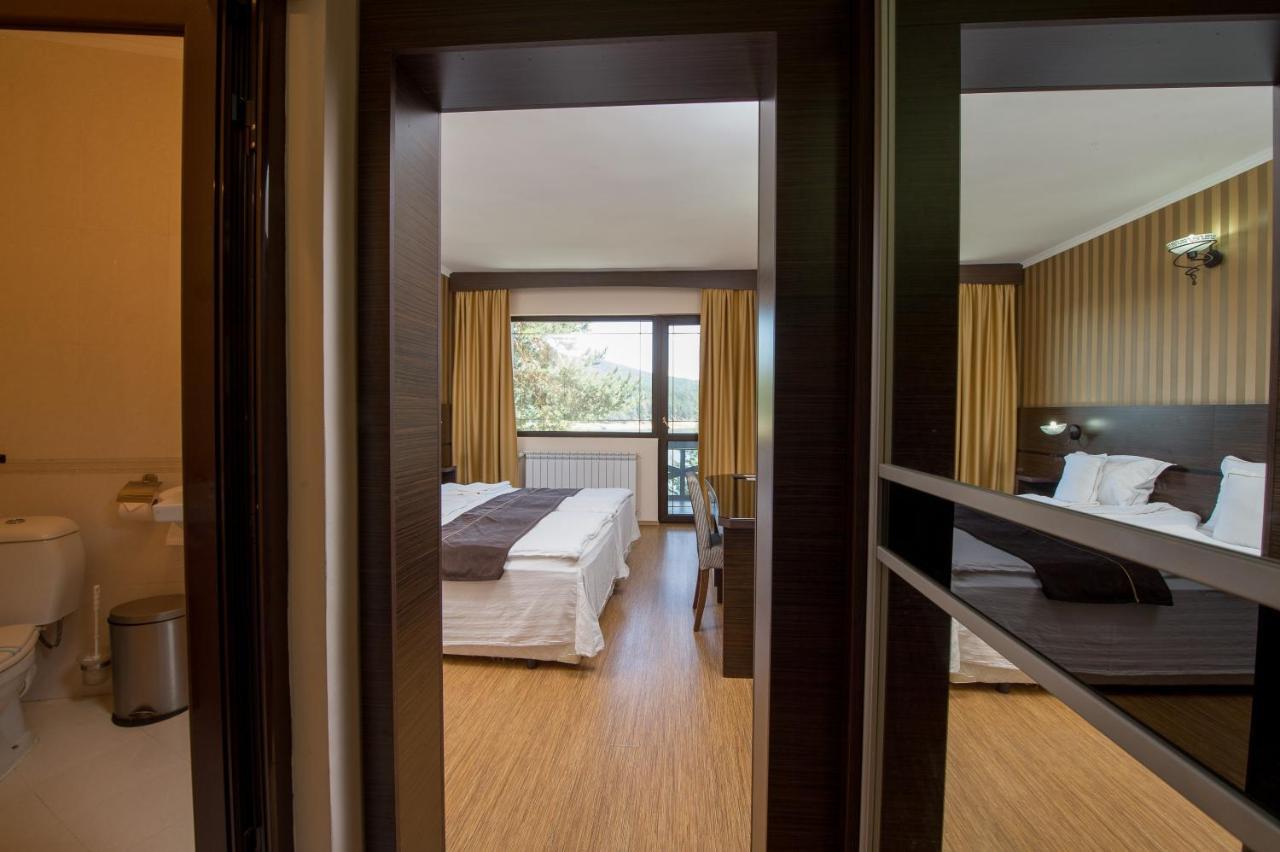 Family Hotel Hebar Batak ภายนอก รูปภาพ