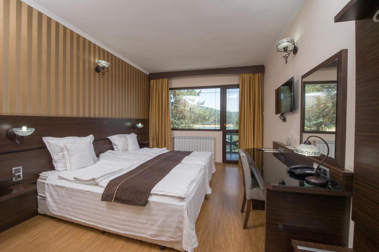 Family Hotel Hebar Batak ภายนอก รูปภาพ