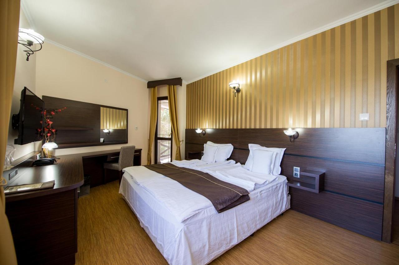 Family Hotel Hebar Batak ภายนอก รูปภาพ