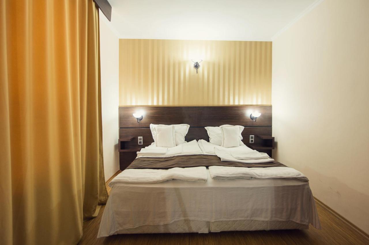 Family Hotel Hebar Batak ภายนอก รูปภาพ
