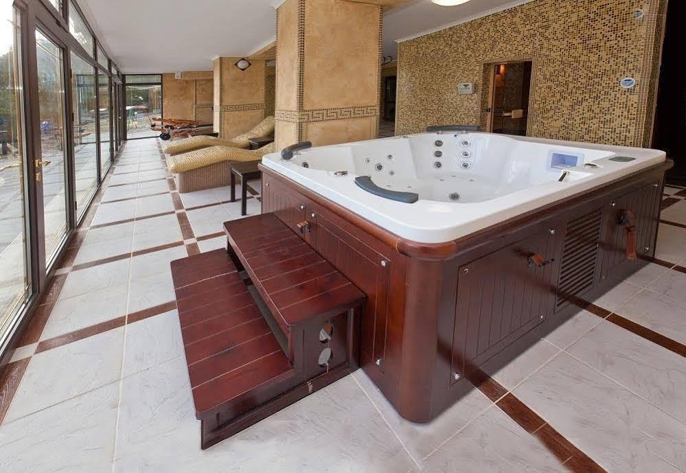 Family Hotel Hebar Batak ภายนอก รูปภาพ