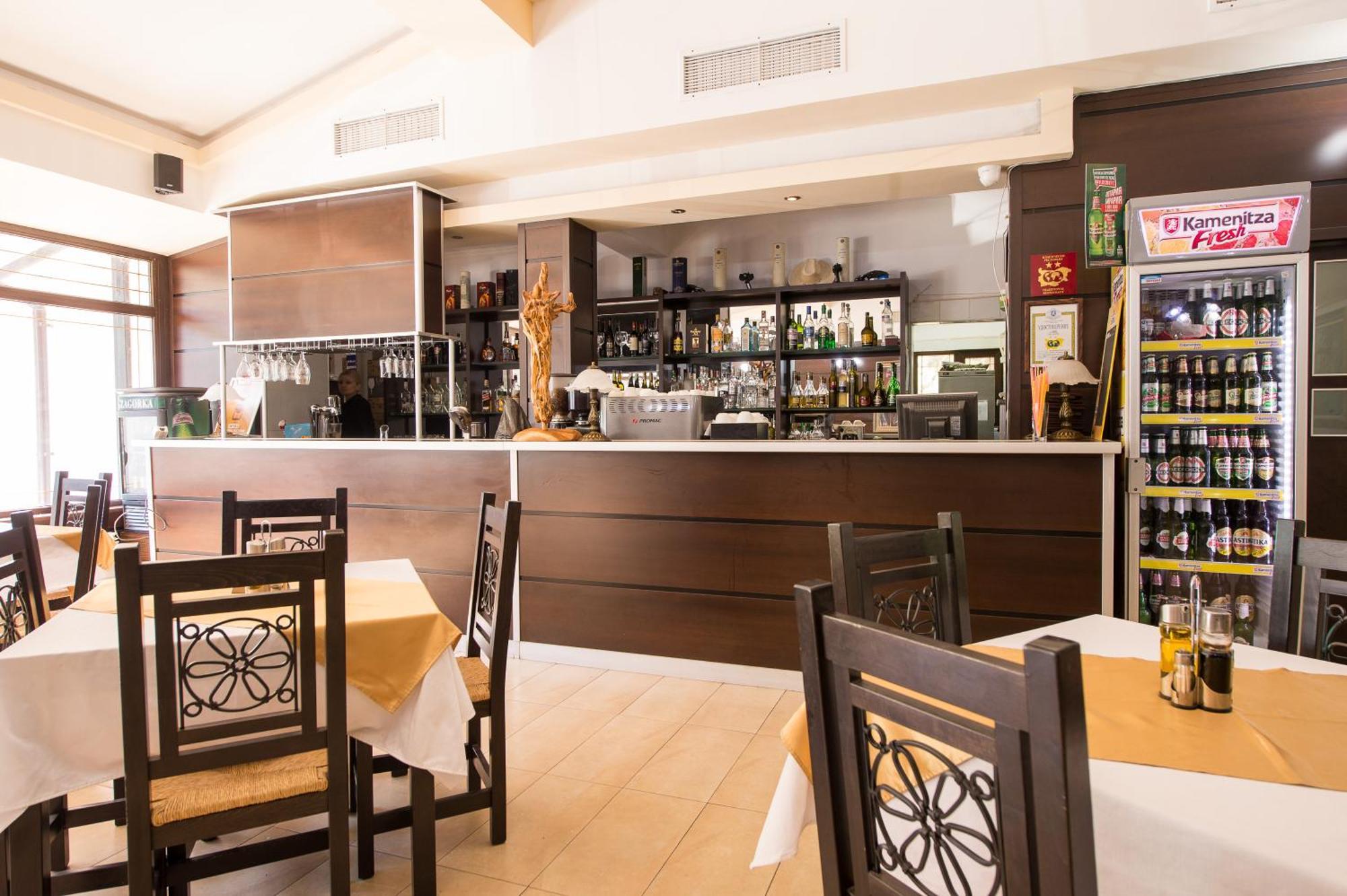 Family Hotel Hebar Batak ภายนอก รูปภาพ
